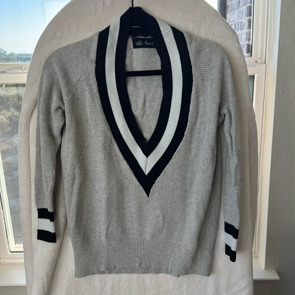 Wilde Heart - XS - V neck sweater - 30% wool - 70% Acrylic